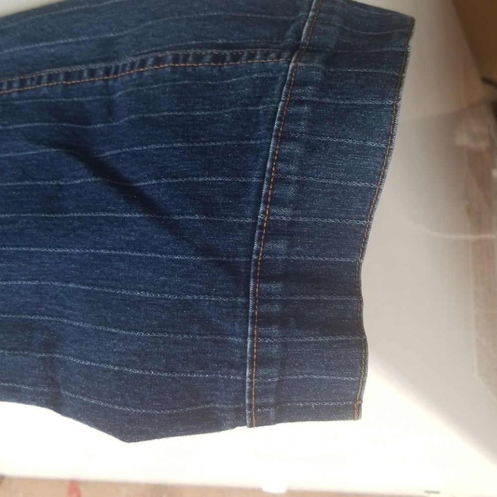 Jeans - Picture 2 of 4